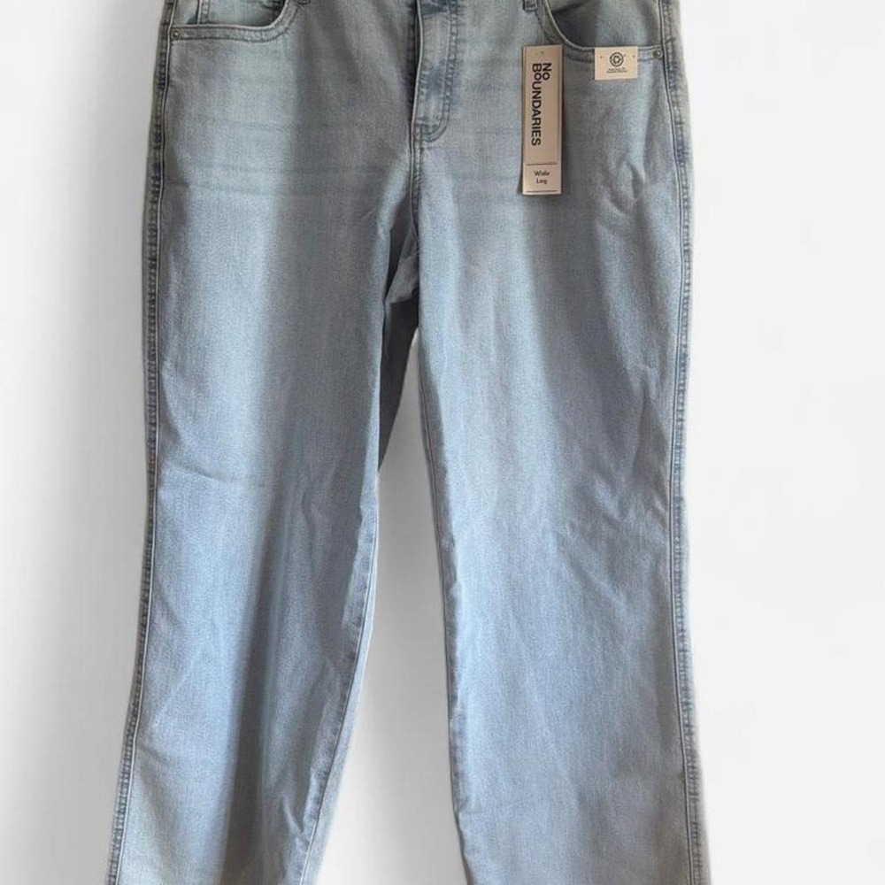 No Boundaries Wide Leg Light Wash Crochet Lace Trim Mid Rise Jeans Size 16 NEW